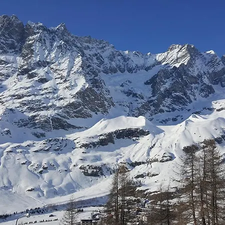 Apartment Cervino Vista Paradise: Alpine Retreat