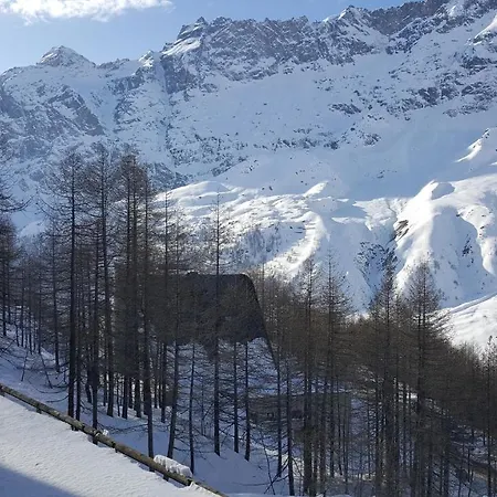 Cervino Vista Paradise: Alpine Retreat Apartment Breuil-Cervinia